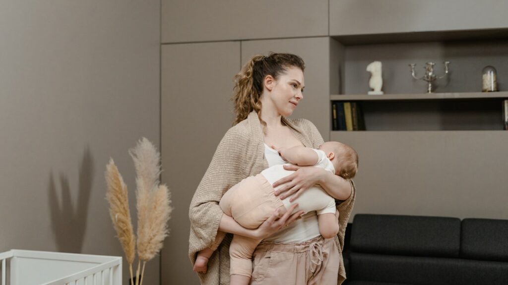 Breastfeeding-latching-tips
