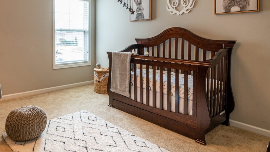 Non-toxic organic wooden crib