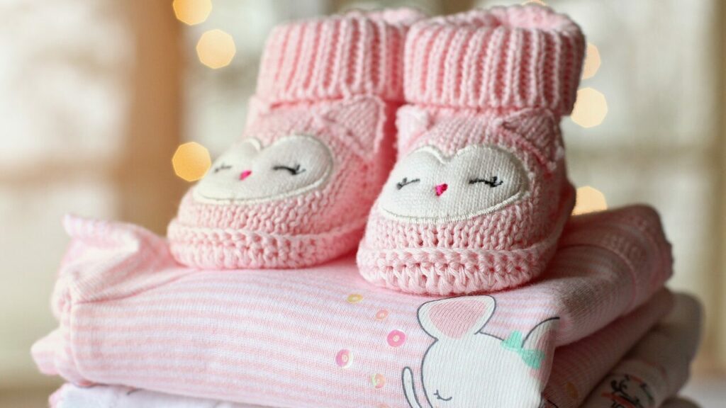 what to buy before baby arrives - newborn baby accessories